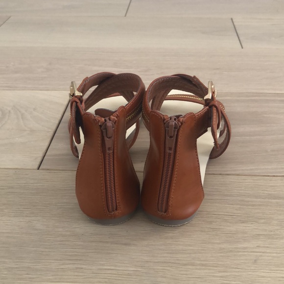 Like New! Sandals, size 8 - Picture 2 of 6